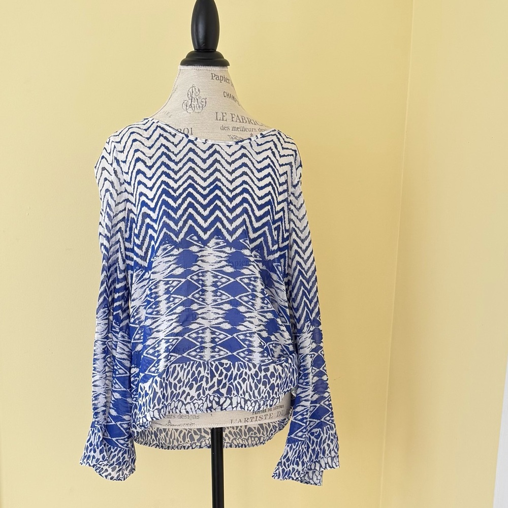 Umgee Blue and White Chevron & Diamond Print, Split Sleeve Blouse